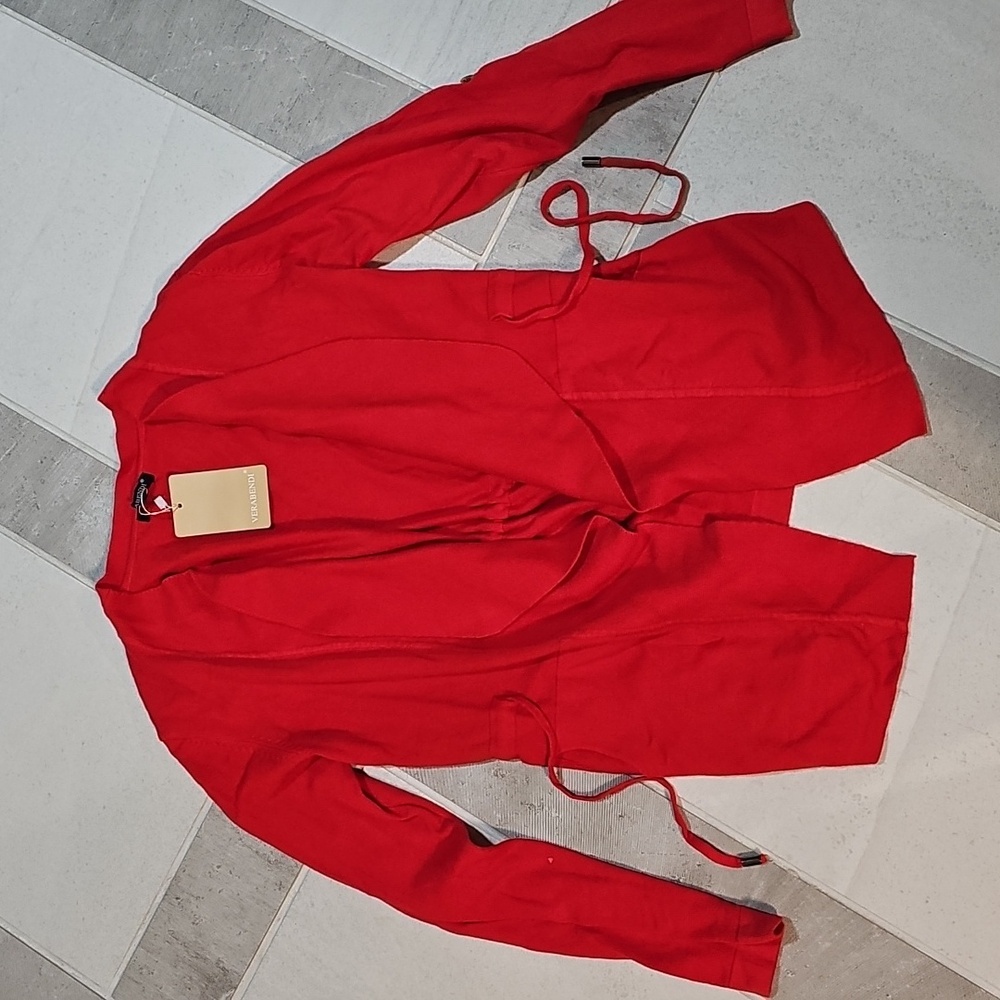 Red cardigan, brand new, Verabendi